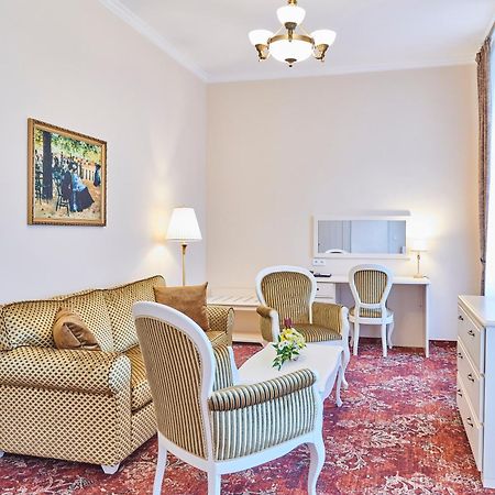 Spa Hotel Centrum Františkovy Lázně Kültér fotó