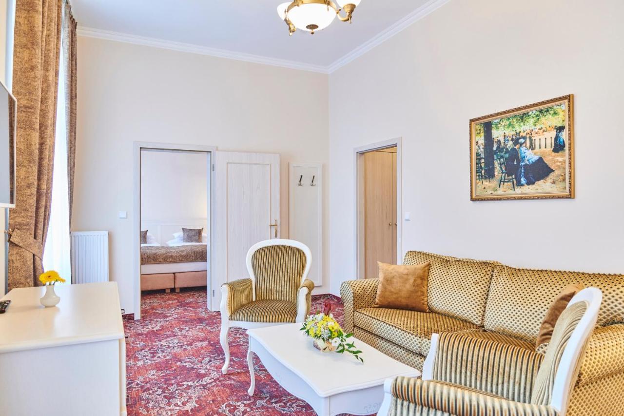 Spa Hotel Centrum Františkovy Lázně Kültér fotó