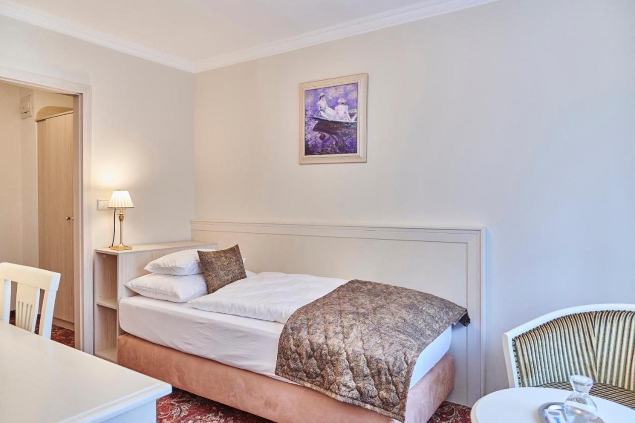 Spa Hotel Centrum Františkovy Lázně Kültér fotó
