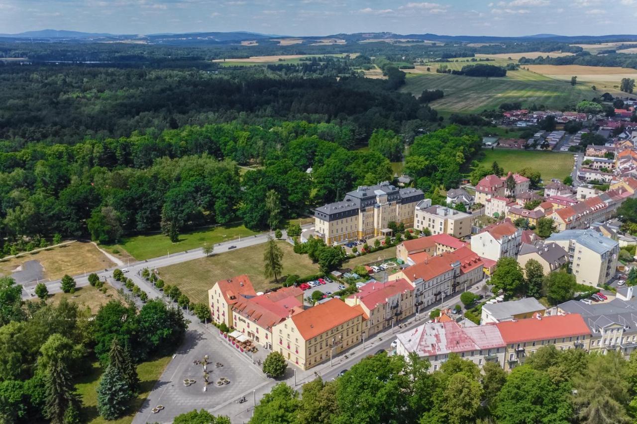 Spa Hotel Centrum Františkovy Lázně Kültér fotó