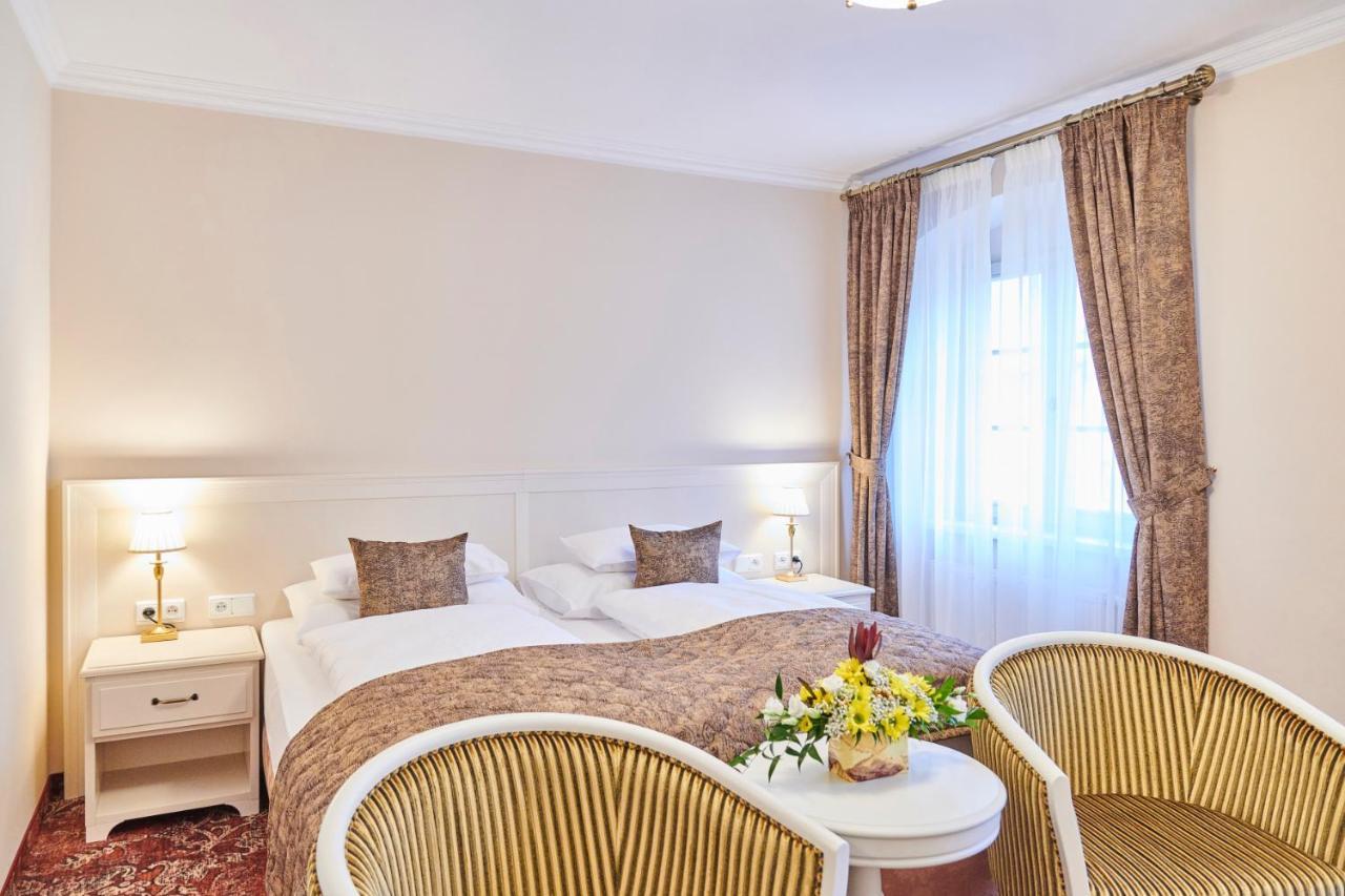 Spa Hotel Centrum Františkovy Lázně Kültér fotó