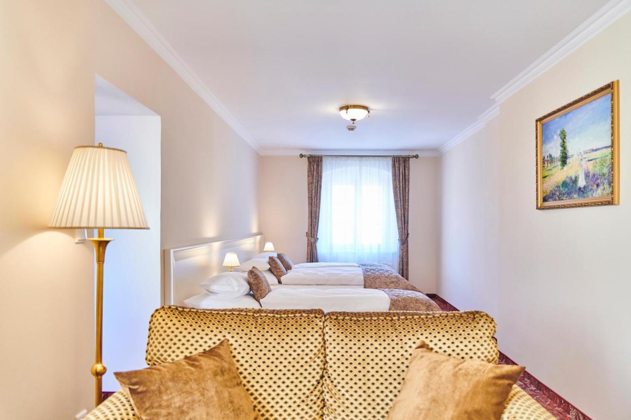 Spa Hotel Centrum Františkovy Lázně Kültér fotó